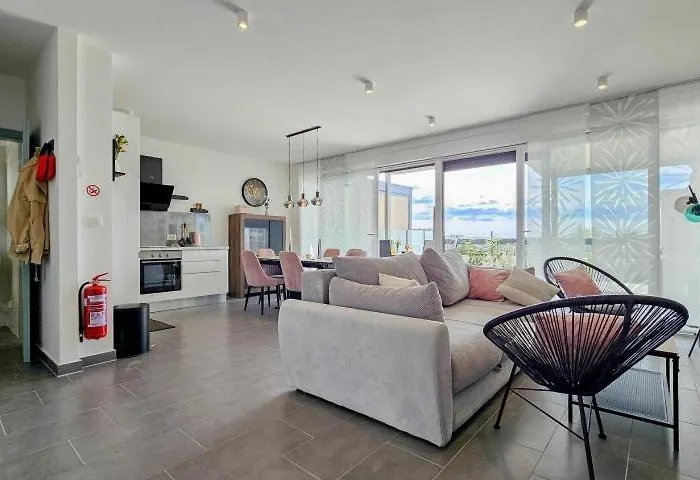 Sea House 2