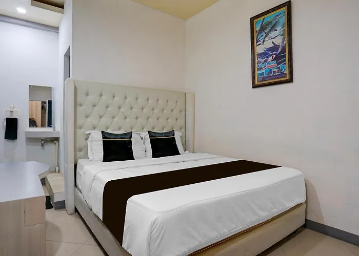 Townhouse Oak Near Tugu Simpang Lima Formerly Gm Inn Hotel