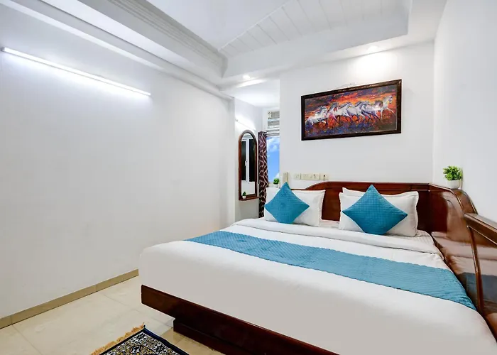 Hotel Chanchal Deluxe -A Unit Of Nihar Hotels-Just 2 Minutes Walking Distance From New Delhi Railway Station