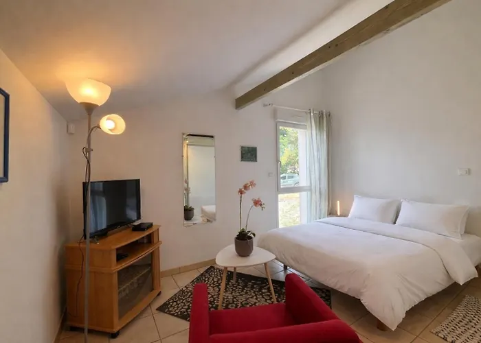 Maisonnette Cosy & Piscine, Calme Et Detente