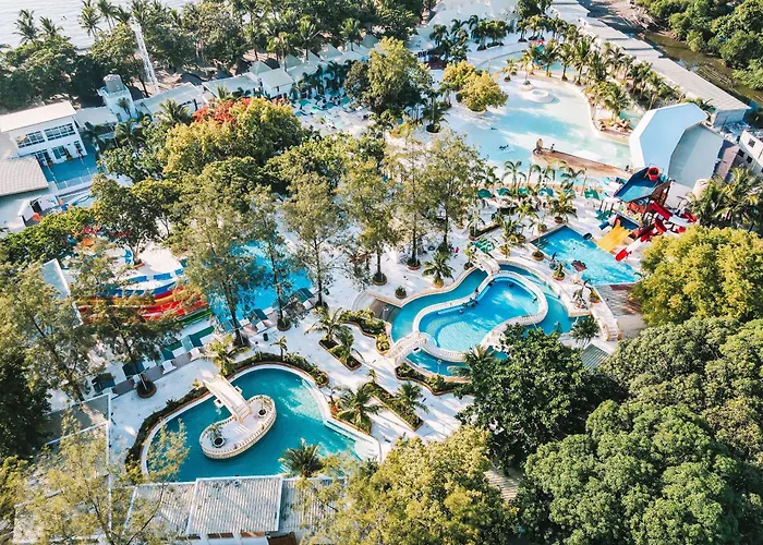 Villa Excellance Beach & Wave Pool Resort - Suites And Villas