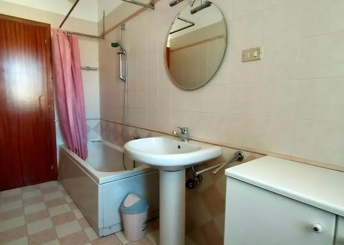 Bilocale In Piazza A Numana Vista Mare Bellissima - Cod 485