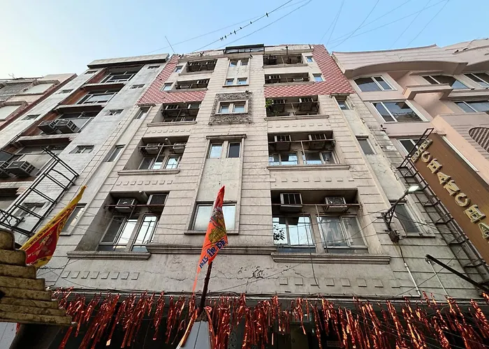 Hotel Chanchal Deluxe -A Unit Of Nihar Hotels-Just 2 Minutes Walking Distance From New Delhi Railway Station