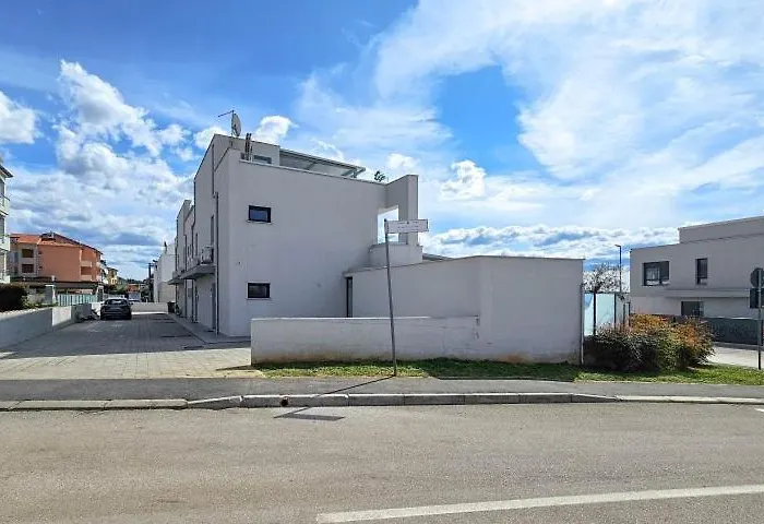 Sea House 3