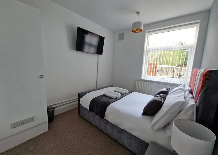 Stylish 2Bed House Near Wakefield City Centre