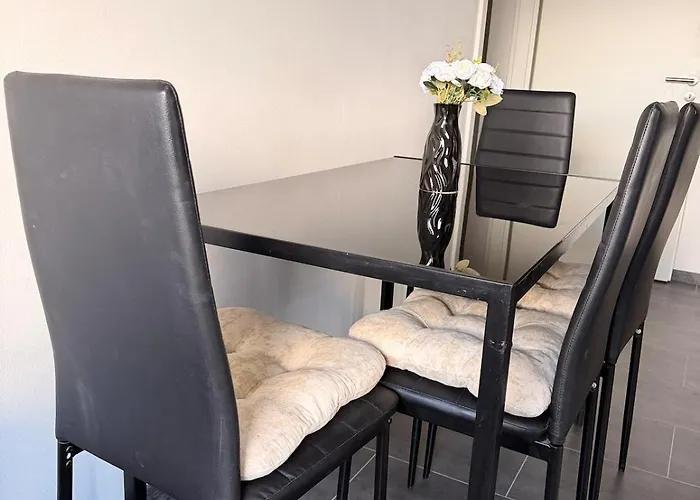 Voll Ausgestattete 3 Zimmer Wohnung
