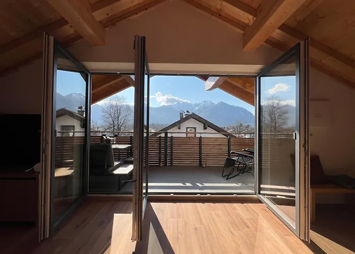 Ferienwohnung Gernblick - Neue Dachwohnung Mit Bergblick Und Kostenlosem Privatparkplatz