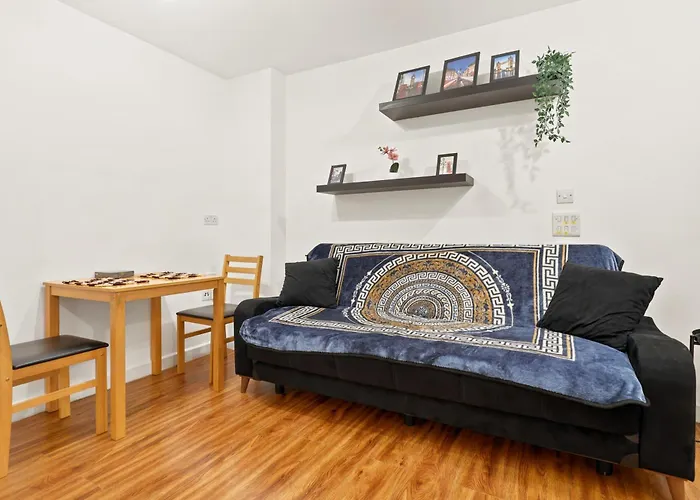 Modern 1Br Flat In Central Harrow Sleeps 4