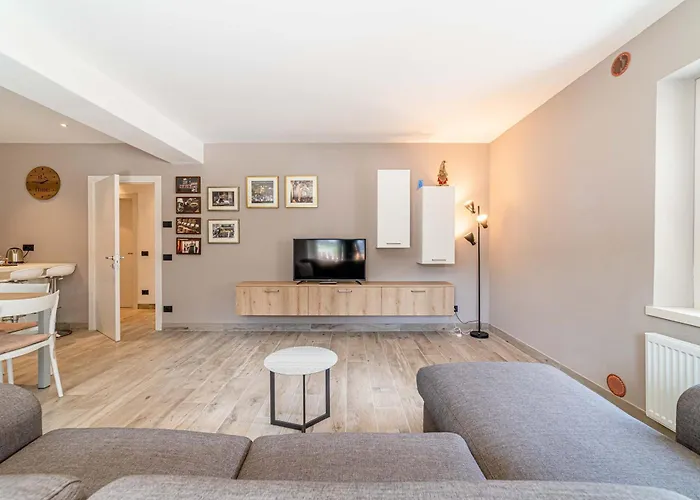 Blizzard Apartments, Ski In Ski Out