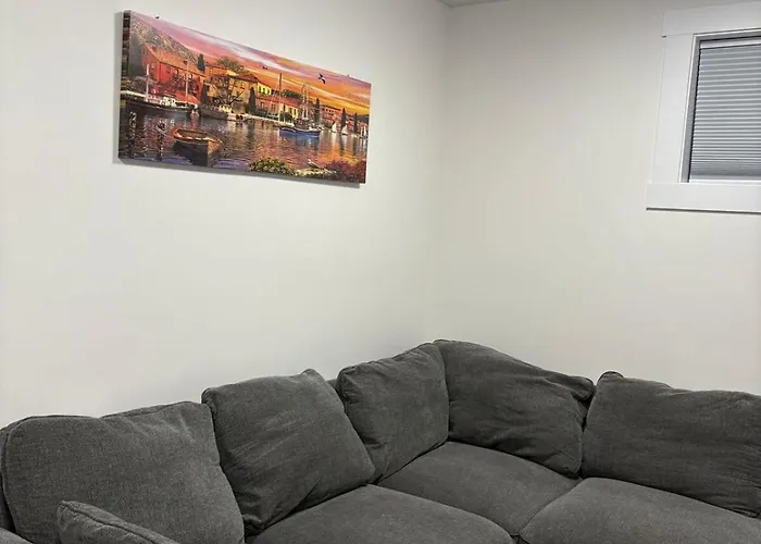 Cozy Basement Suite