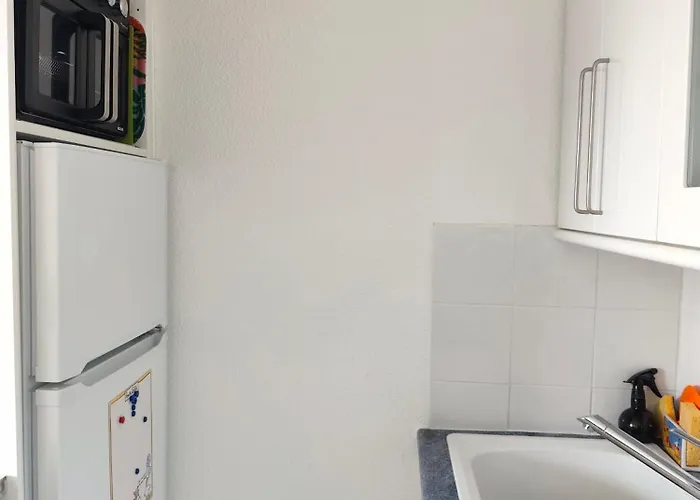 Tres Beau Studio Cabine 28M2 Dans Residence De Standing Avec Piscine
