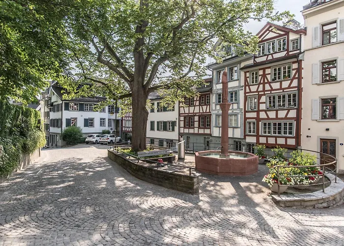 Zentrale Wohnung Mit Buero Und Parkplatz