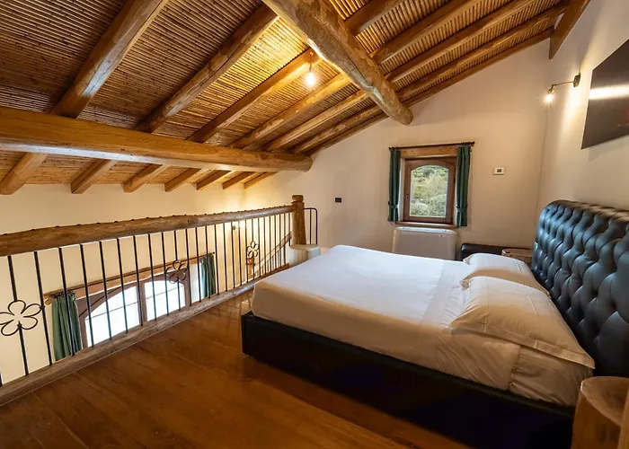 Etna Quota Mille Boutique Hotel, Typical Sicilian Food & Wine