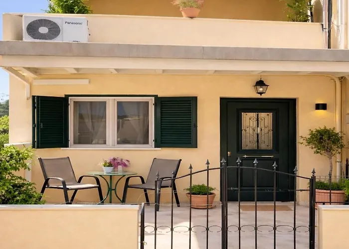 Fedra'S Cozy House In Roda Beach