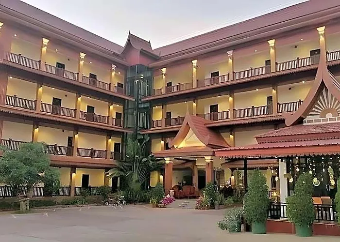 Dongsay Hotel Thakhek