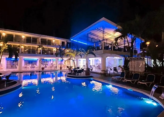 Clarkton Hotel Apartment