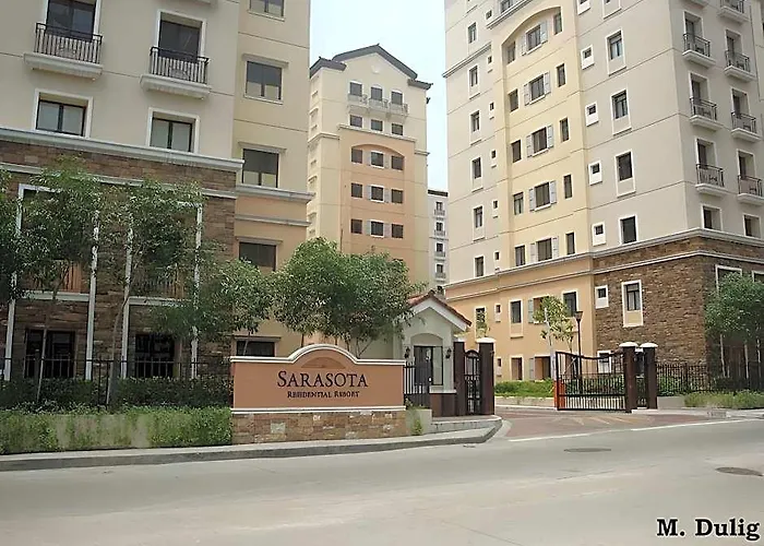 Sarasota Residential Resort: Convenient NAIA T3 & Resorts World Manila Location