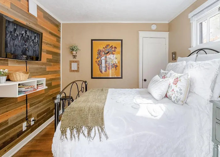 Casita Gundry- Boutique Hideaway, Quaint Historic Charm