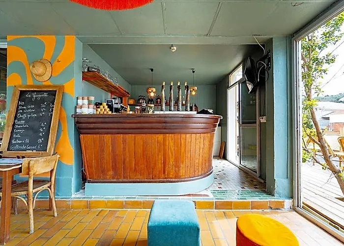 Au Bon Landais Surf Hotel