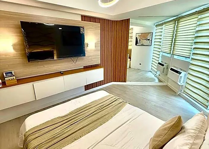 Amirah'S Place Azure North