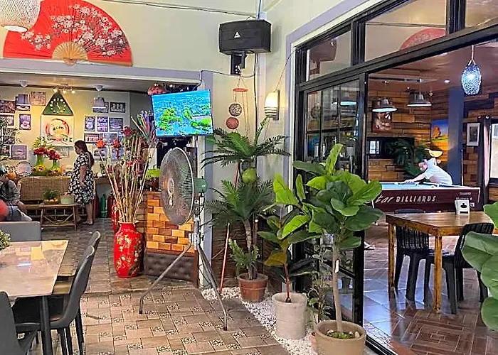 Mom'S Shie Restaurant / Apartelle