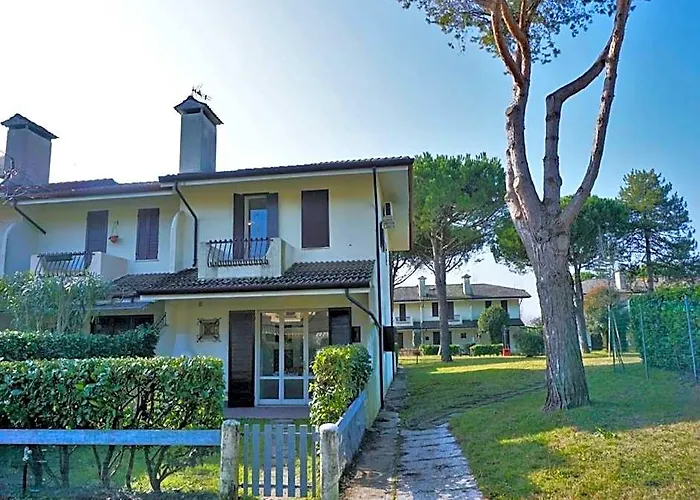 Villa In Caorle Near Spiaggia Tartaruga