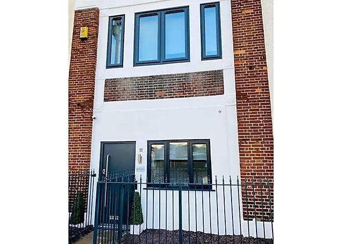 Townhouse Plus @ Beth Street Stoke