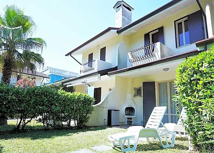Villa In Caorle Near Spiaggia Tartaruga