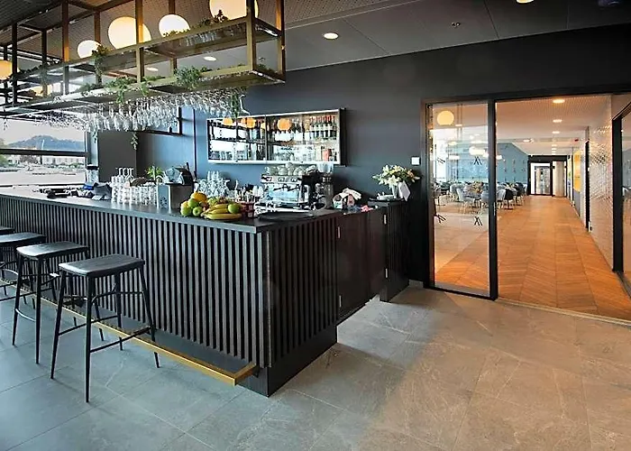 Mandal Hotel - Norway'S Southernmost Hotel