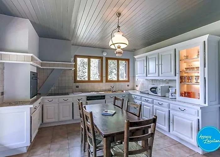 Bergerie Loft Apartment With Panoramic Lake