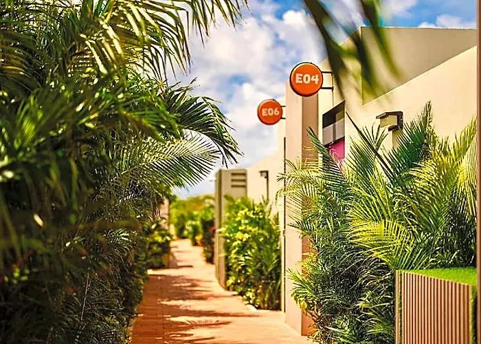 Privada Stays - Private Pools & Colorful-Chic Boutique Hotel