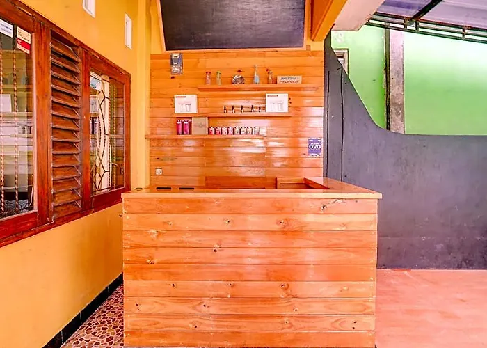 Oyo 113676 Wisma Al-Fahmi Syariah