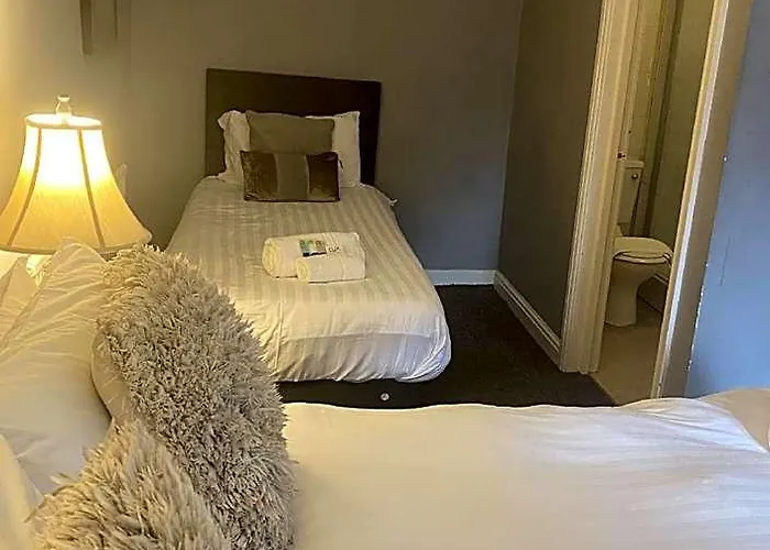 Turf Hotel