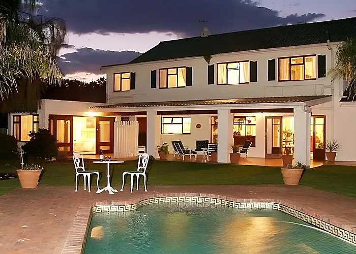 Point Lodge On The Waters Edge
