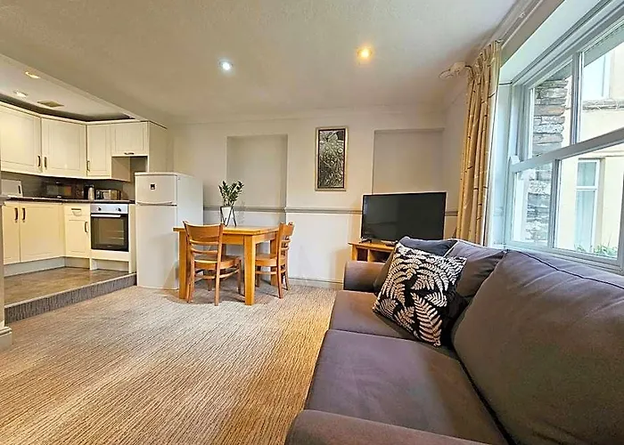 Derwent Manor Apartments & Rooms