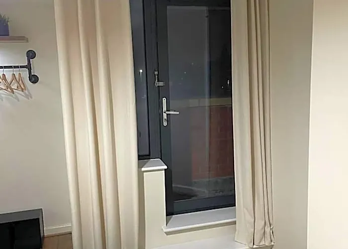 Luxury 1 Or 2 Bedroom Apartment Birmingham City Centre