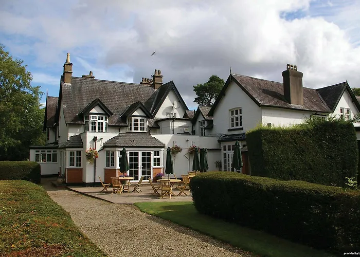 Cross Lanes Hotel
