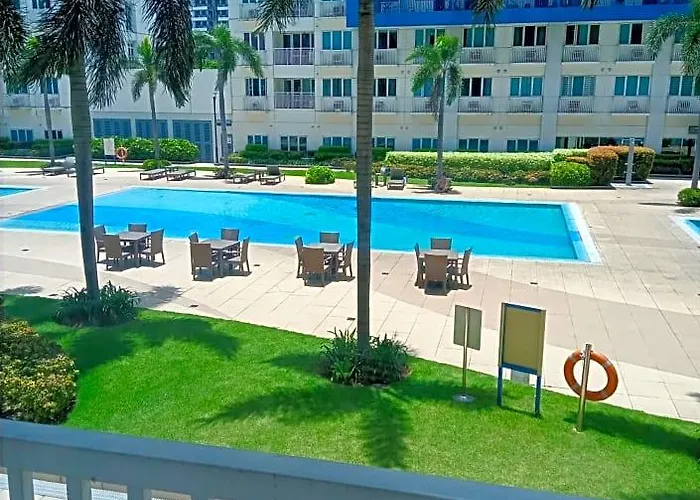 Vangie'S Place At Sea Residences