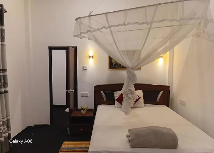 Royal Grand Guest Inn Ella
