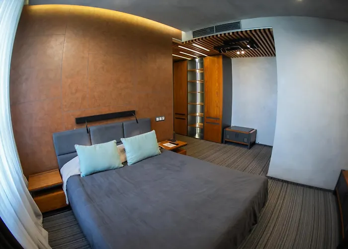 Mojo Hall Hotel