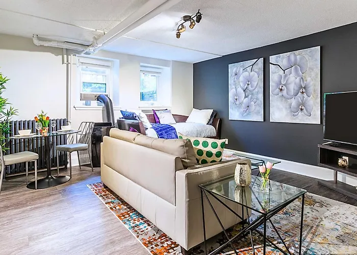 Basement Suite Near Corktown Pub & Go Station