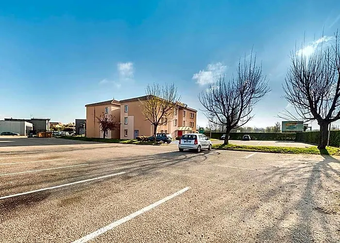 Hotelf1 Lyon Bourgoin-Jallieu