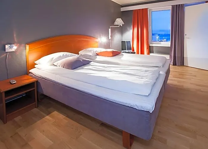 F2 Hotel