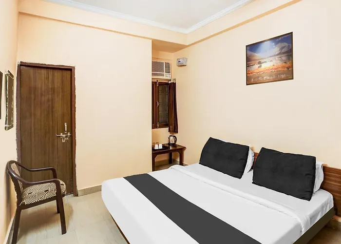 Hotel O Jankipuram Vikas Nagar