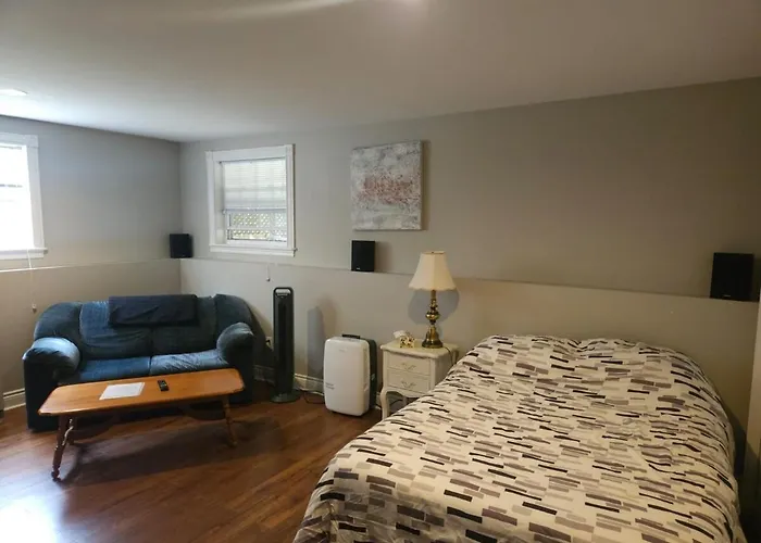 Cozy & Private Basement Suite, Centrally Located