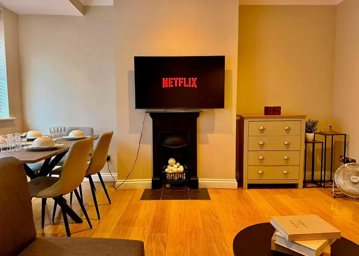 Amanah Properties - Modern 2-Bedroom Home In Harrow For 6 Guests With Free Parking