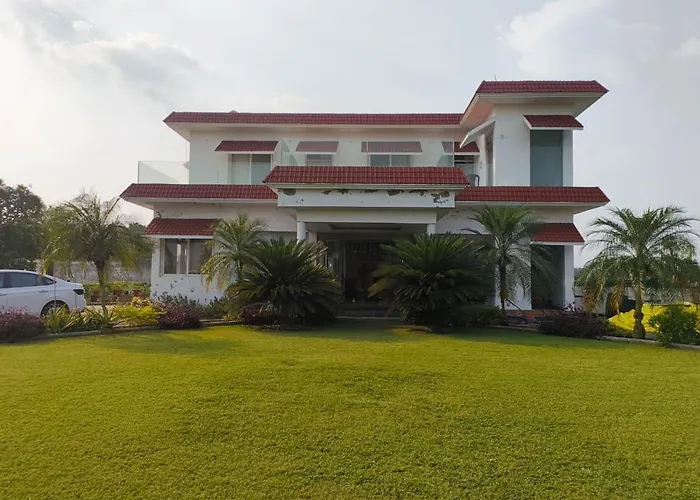 Royal Palace And Resort