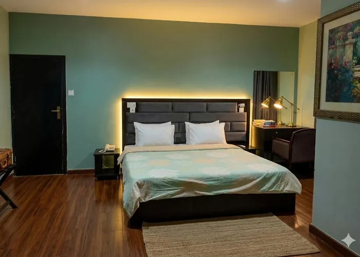 Edo Global Hotel & Suites