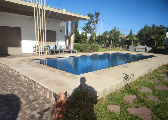 Peaceful Farm Villa With Private Pool & Garden
