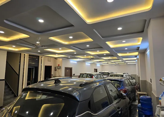 Shree Banke Bihari Dham By Vrindayan